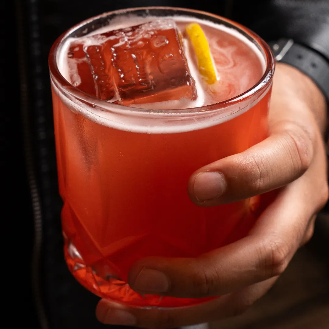 happy hour em foz, Bar do Terrazzo Lounge Bar com iluminação ambiente e drinks